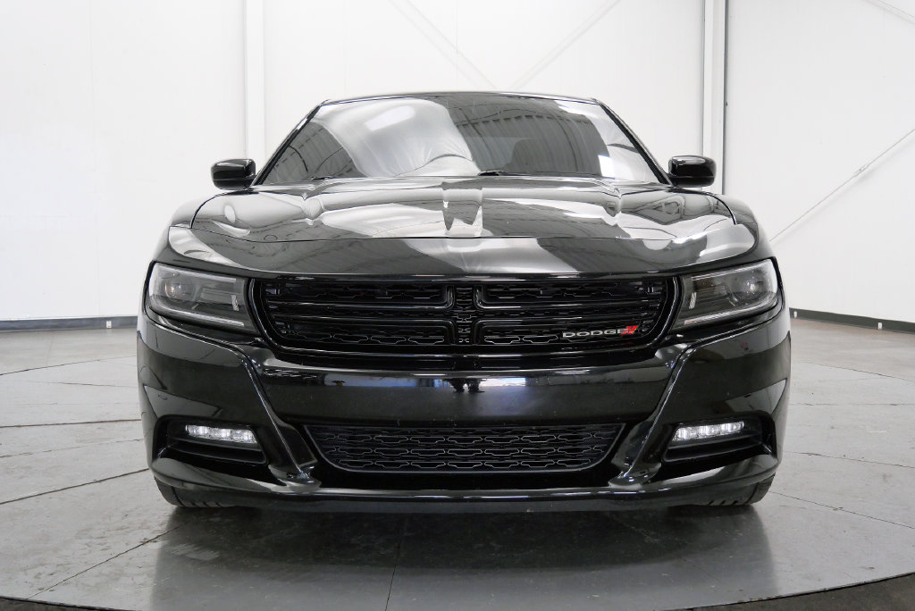 Used 2022 Dodge Charger SXT AWD/4WD image 3
