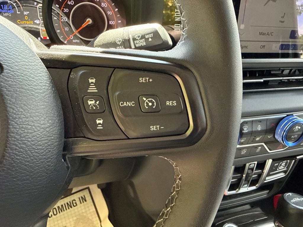 Used 2025 Jeep Gladiator Sport AWD/4WD image 23