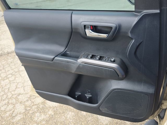 Used 2018 Toyota Tacoma TRD Off-Road image 26