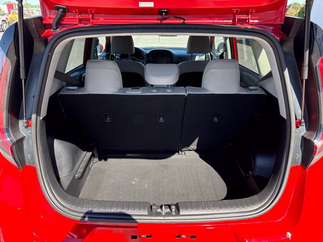 Used 2023 Kia Soul LX w/ LX Technology Package FWD image 9