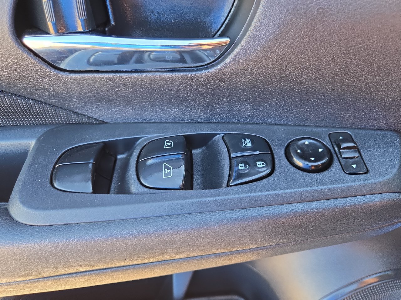 Certified 2022 Nissan Kicks SV FWD image 21