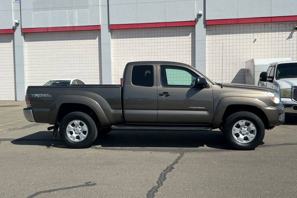 Used 2013 Toyota Tacoma PreRunner w/ TRD Off-Road Pkg RWD image 3