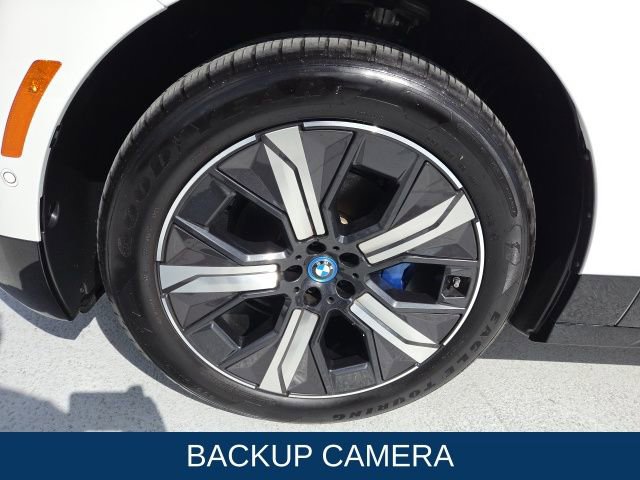 Used 2025 BMW iX xDrive50 w/ Sport Package image 9