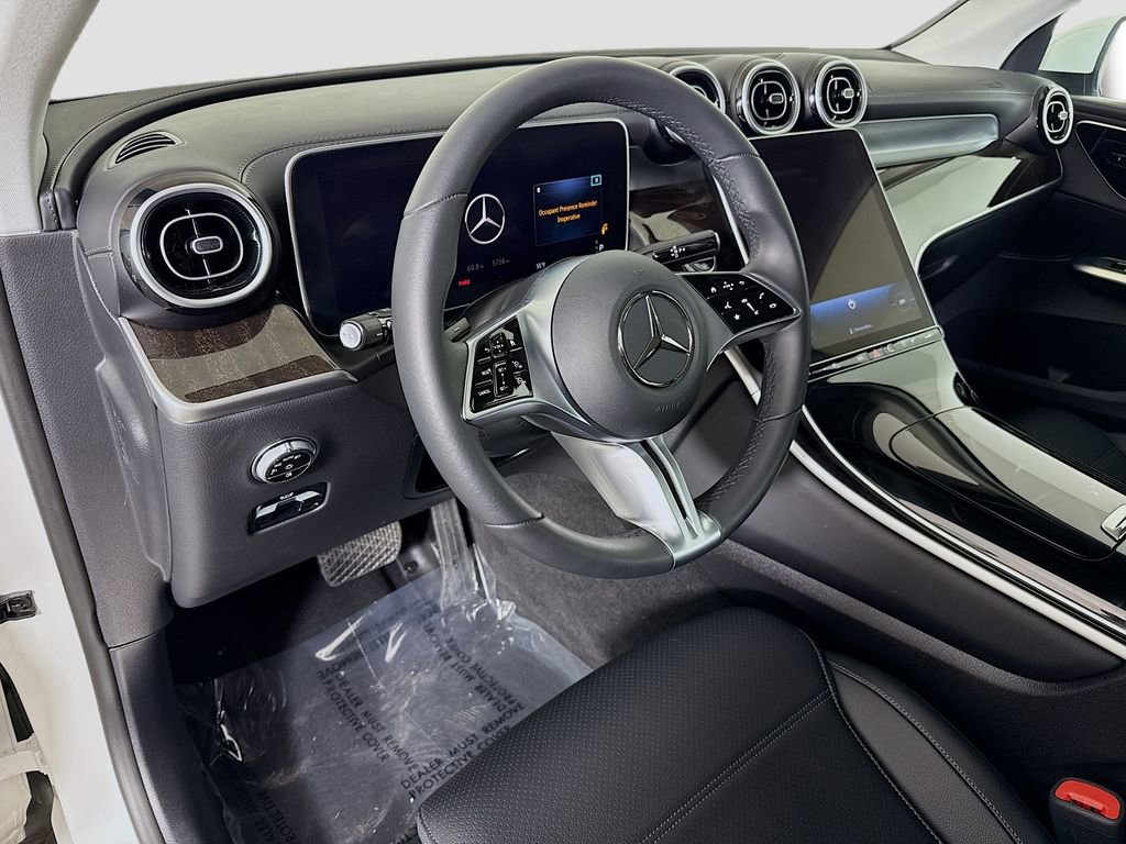 Used 2024 Mercedes-Benz GLC 300 4MATIC image 9