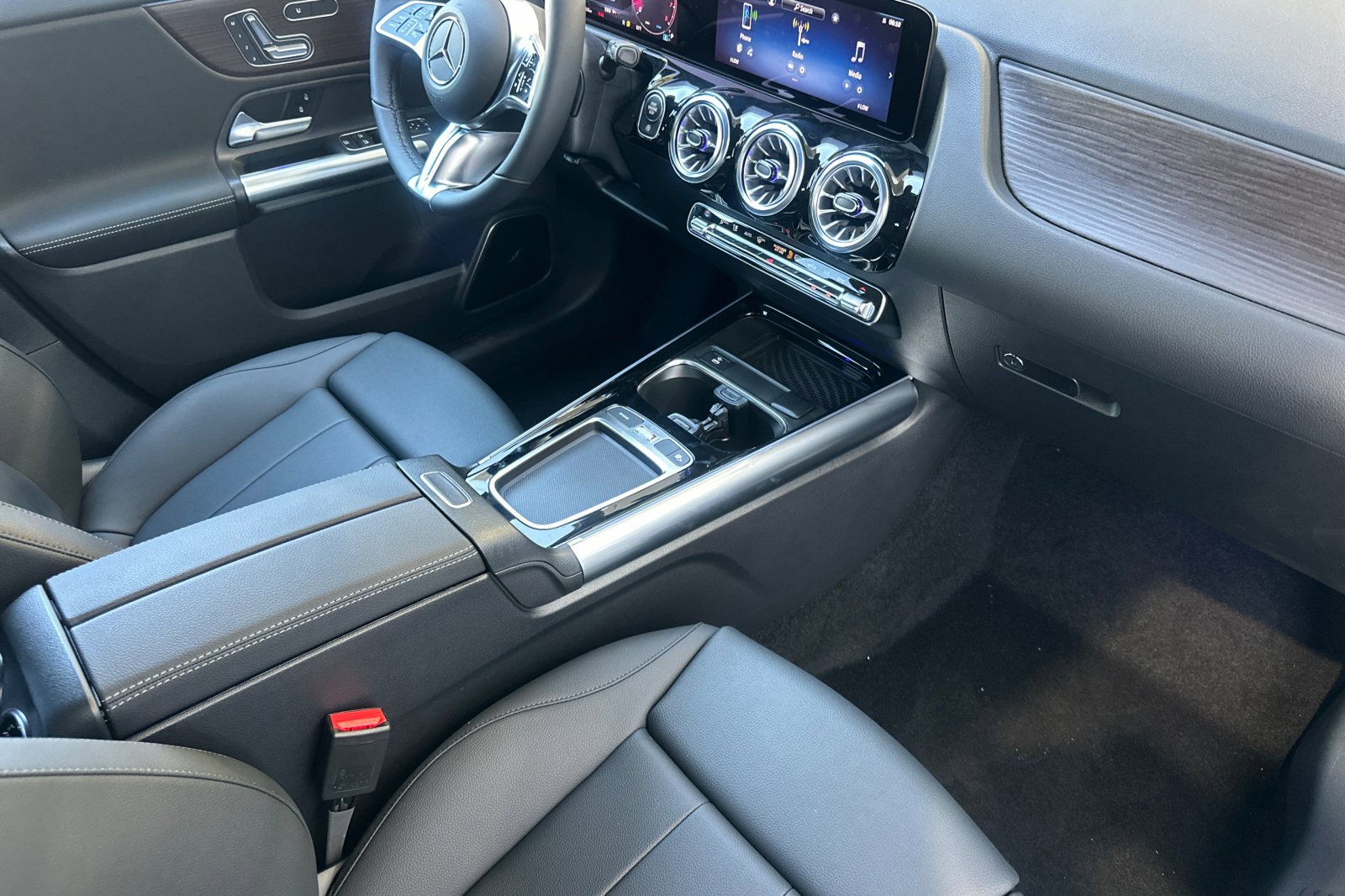 New 2025 Mercedes-Benz GLA 250 250 image 16