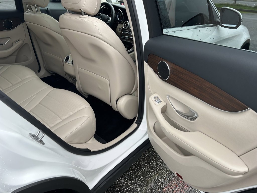 Used 2022 Mercedes-Benz GLC 300 GLC 300 image 13