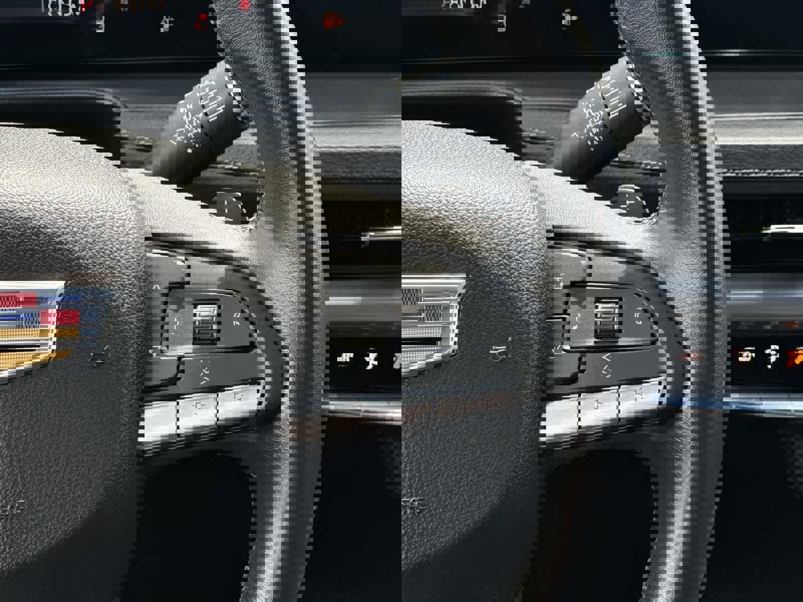 Used 2024 Cadillac XT4 Premium Luxury image 11