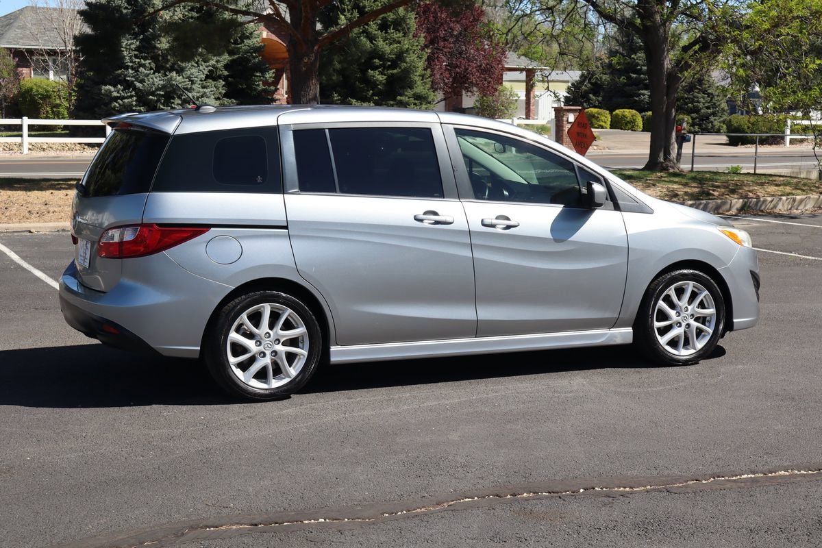 Used 2012 MAZDA MAZDA5 Touring w/ Moonroof & Audio Pkg image 4