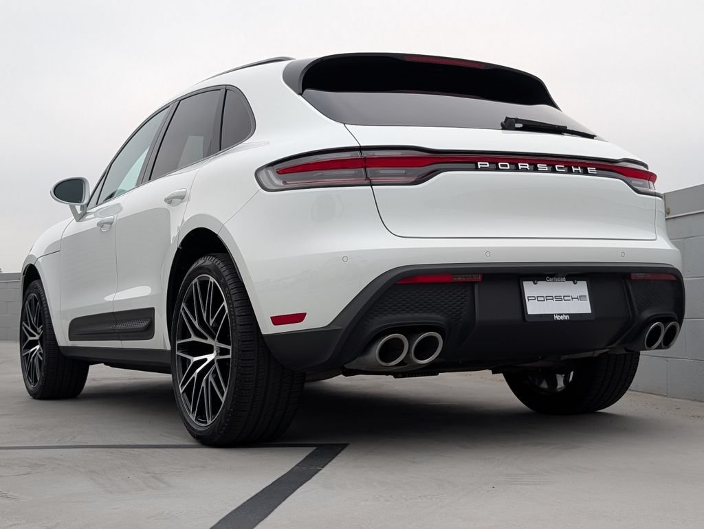 Certified 2024 Porsche Macan AWD/4WD image 3