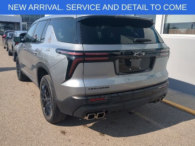 Used 2024 Chevrolet Traverse LS w/ Midnight/Sport Edition FWD image 3