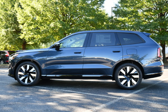 New 2026 Volvo EX90 Ultra AWD/4WD image 4