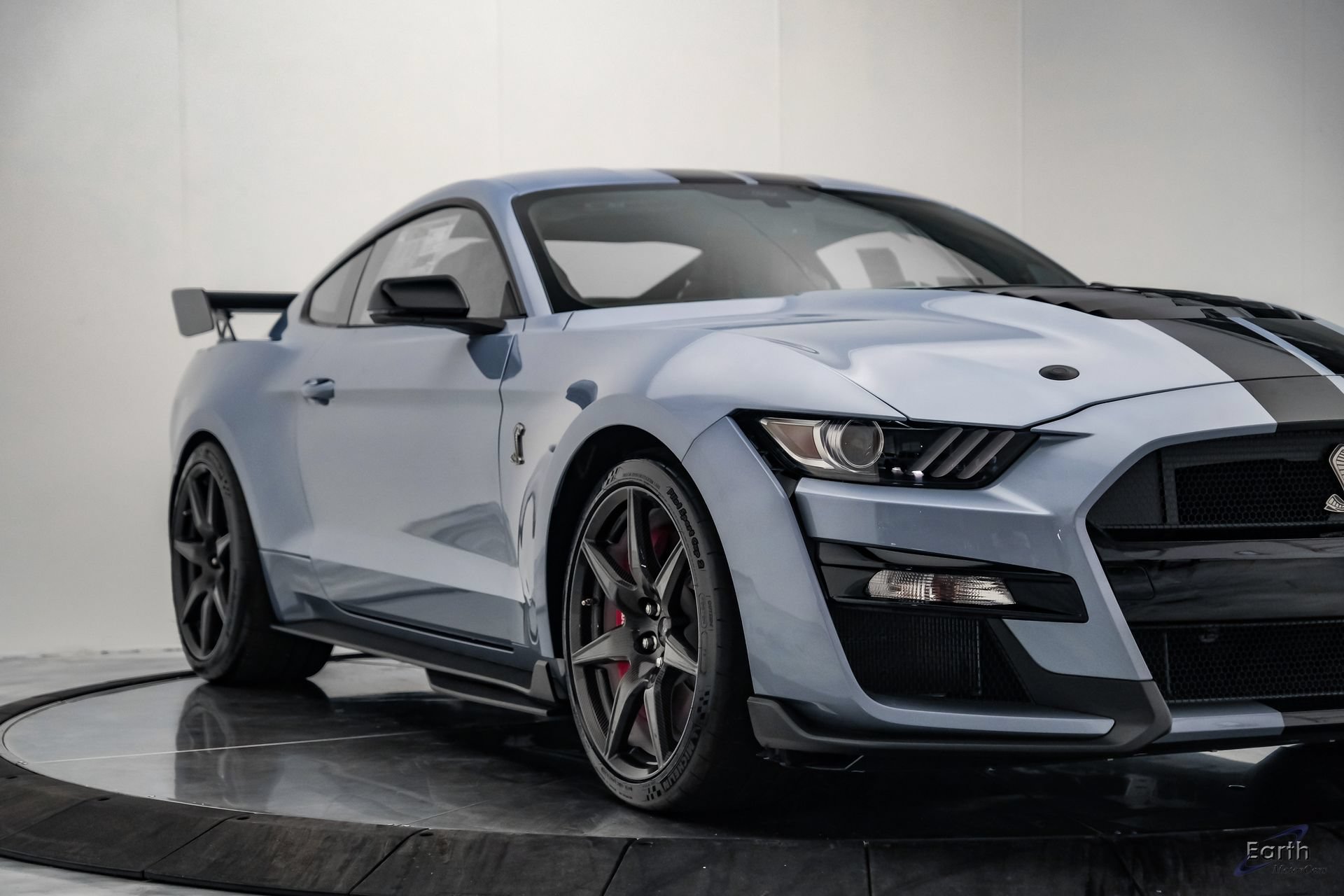 Used 2022 Ford Mustang Shelby GT500 w/ Carbon Fiber Track Pack RWD image 24