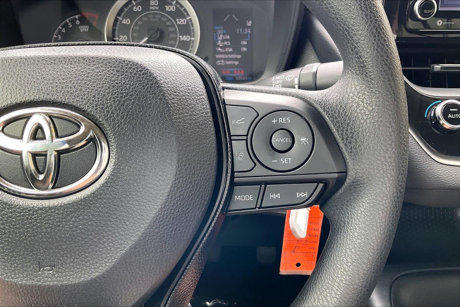 Used 2021 Toyota Corolla LE FWD image 18