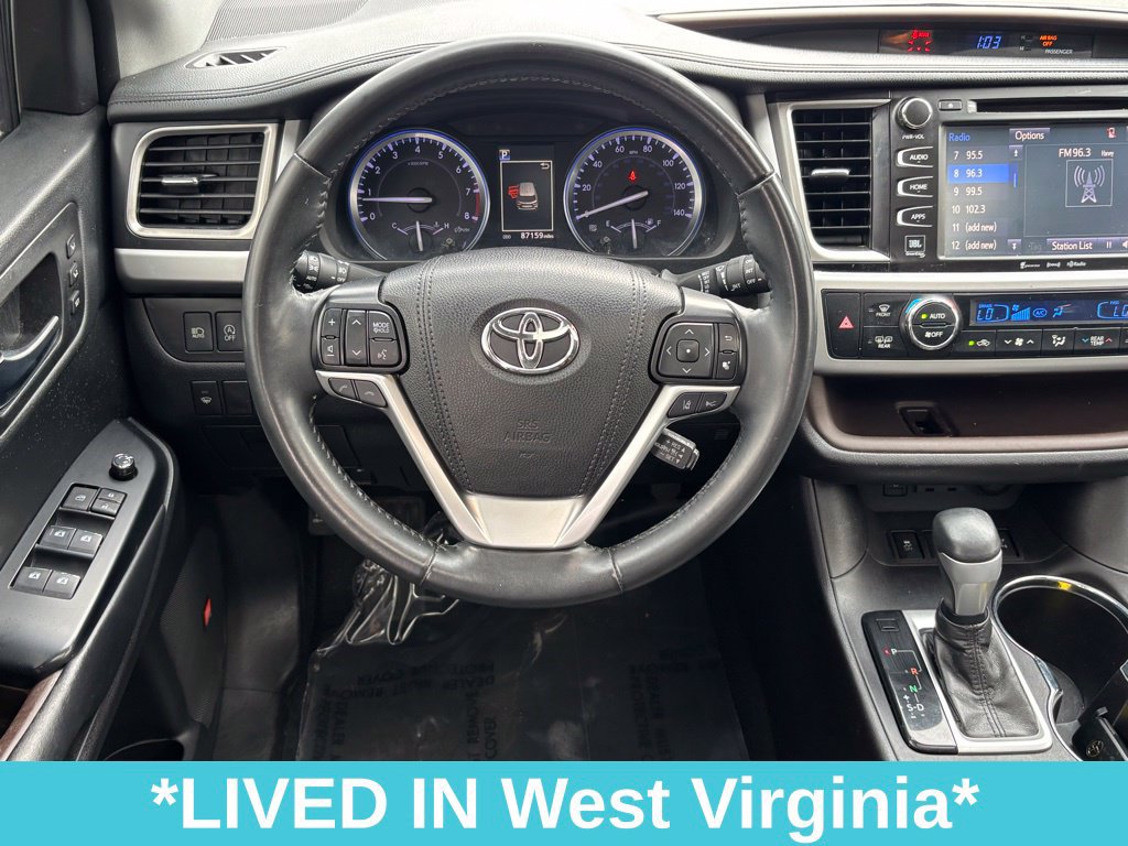 Used 2019 Toyota Highlander Limited w/ Carpet Mat Package (TMS) AWD/4WD image 37