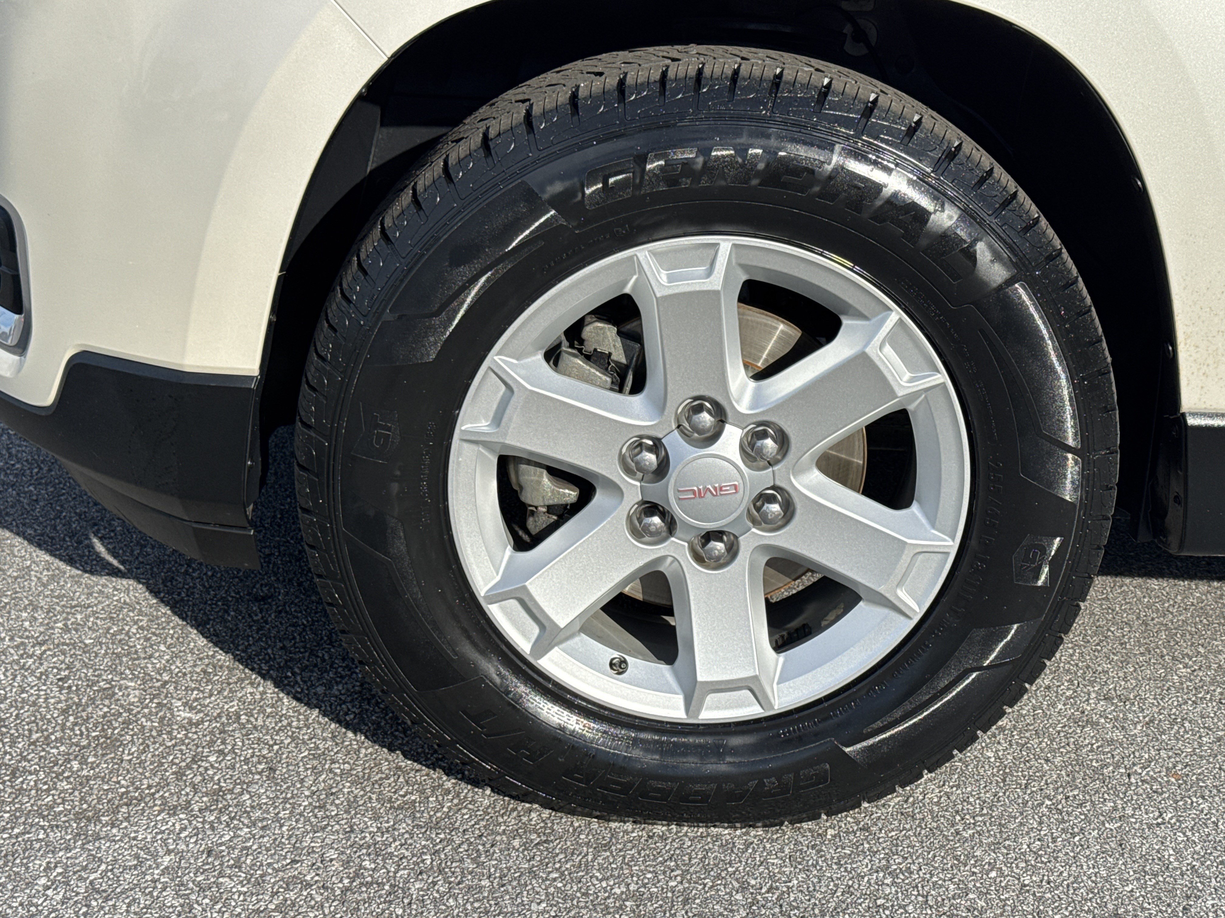 Used 2014 GMC Acadia SLE FWD image 13