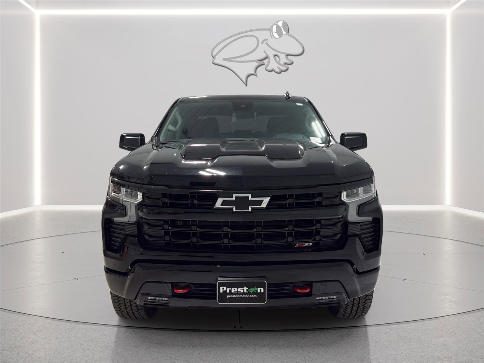 Used 2025 Chevrolet Silverado 1500 LT Trail Boss w/ Convenience Package II AWD/4WD image 8