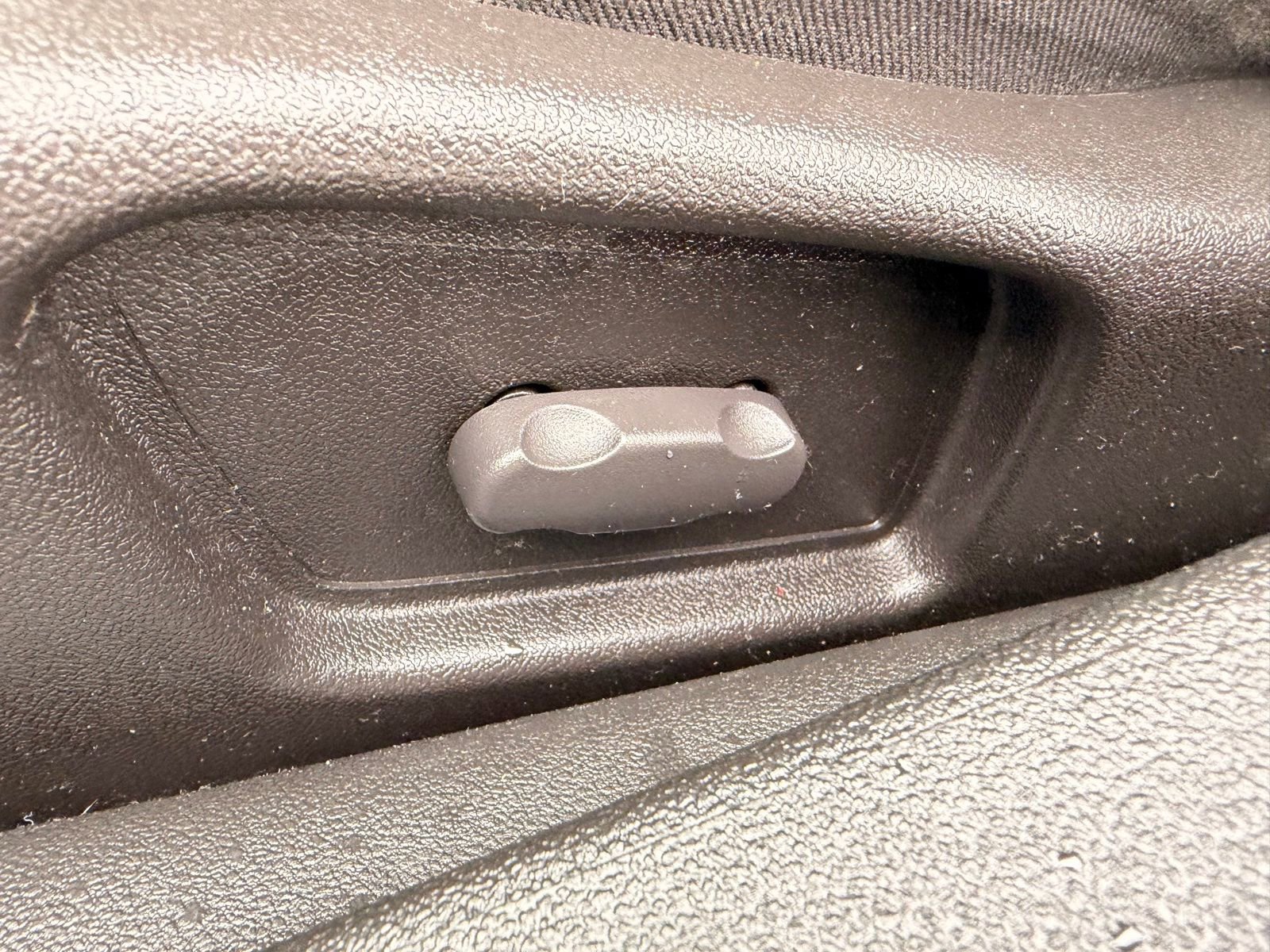 Used 2009 Chevrolet Malibu LT w/ Power Convenience Package image 15