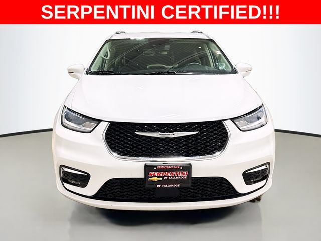 Used 2022 Chrysler Pacifica Touring-L FWD image 2