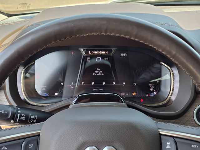 Used 2025 RAM 1500 Limited AWD/4WD image 13