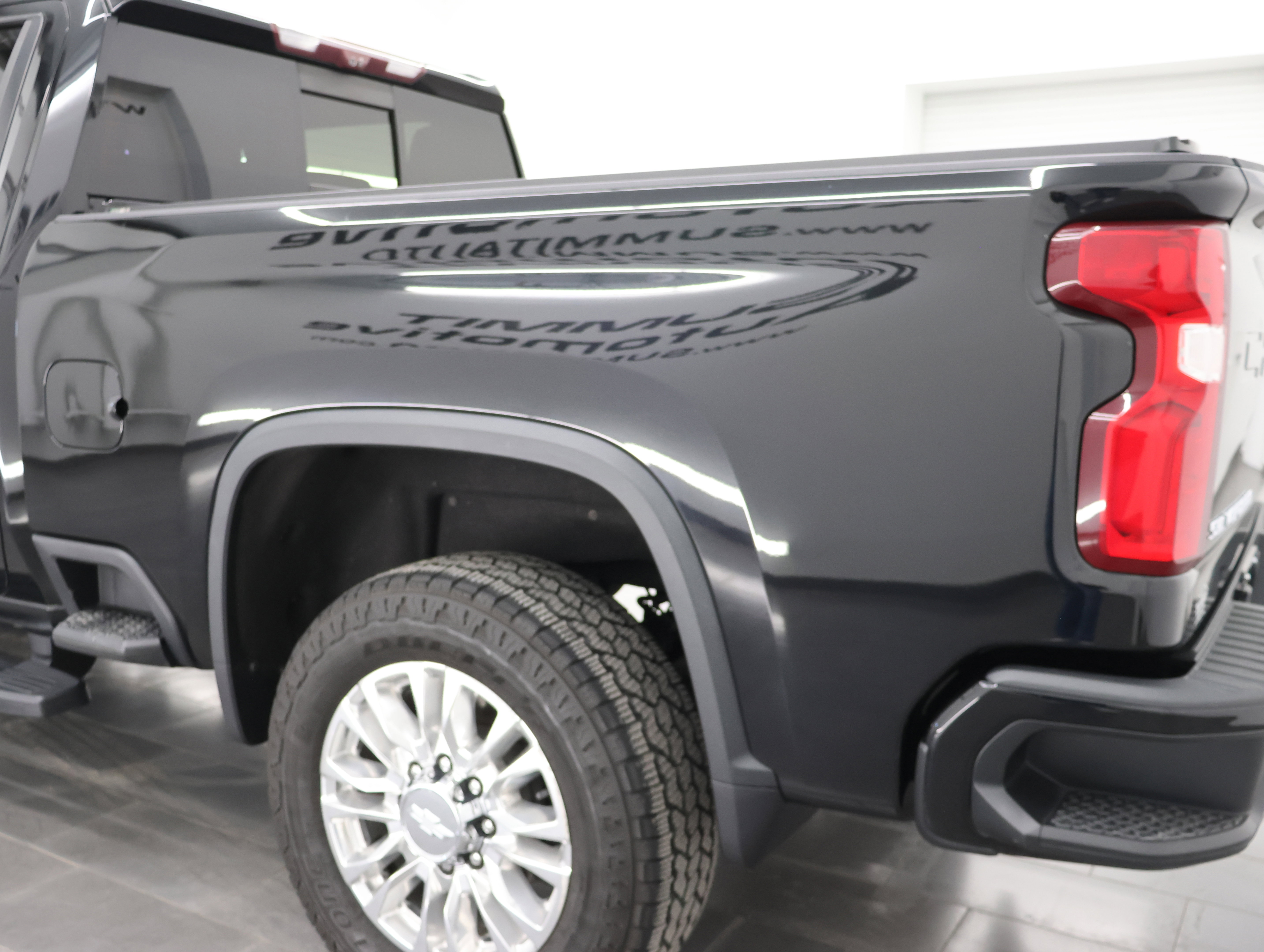 Used 2021 Chevrolet Silverado 2500 High Country w/ Z71 Off-Road Package image 37