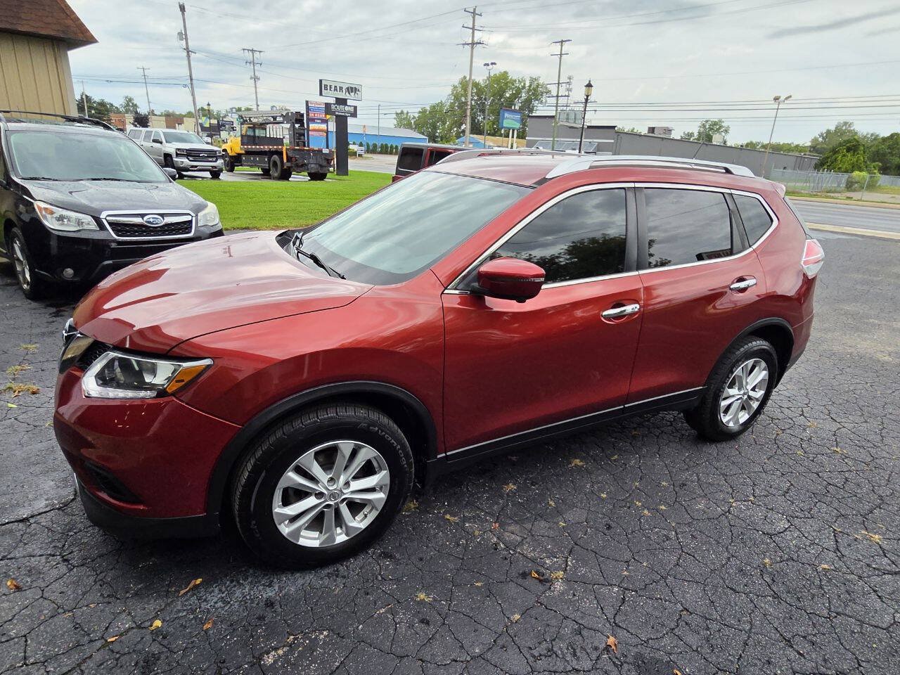 Used 2016 Nissan Rogue SV w/ SV Premium Package AWD/4WD image 2