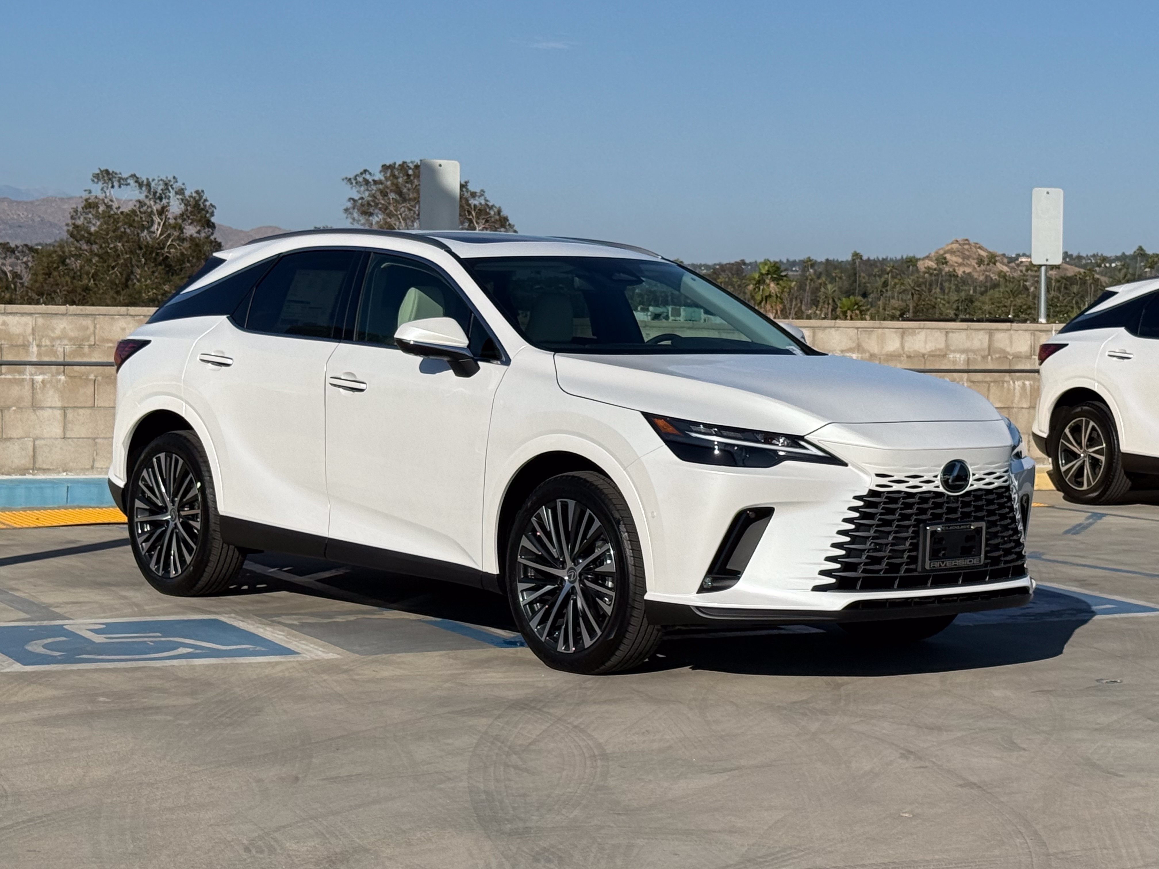New 2026 Lexus RX 350 FWD image 2