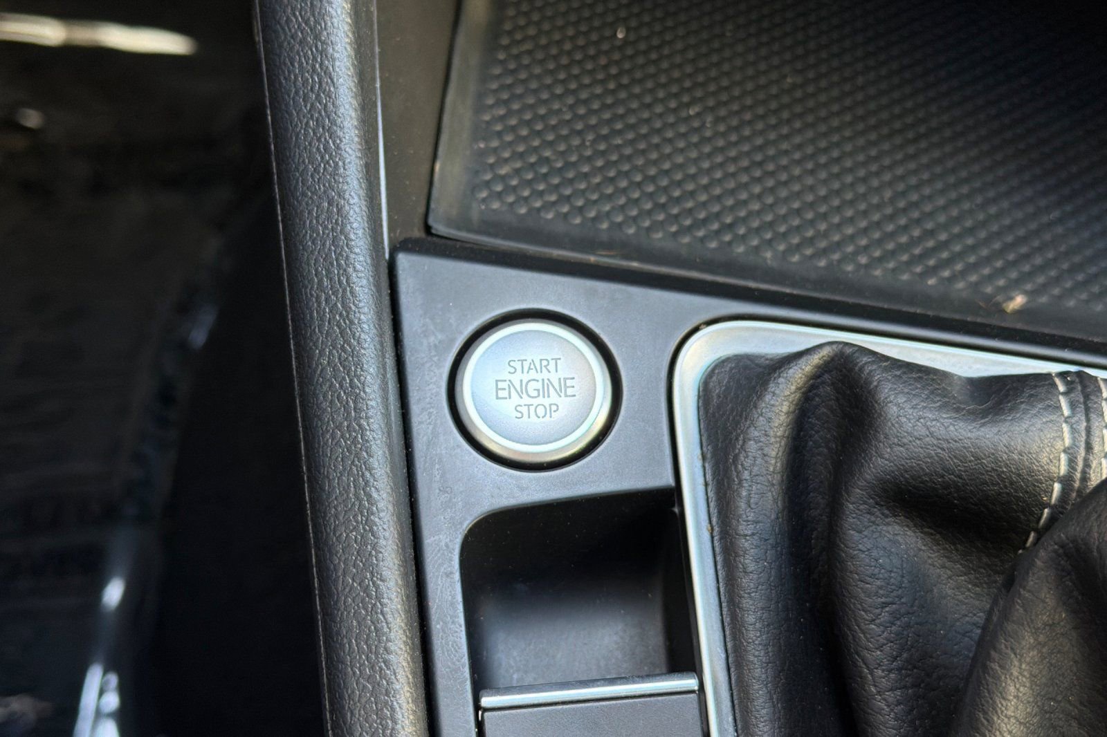 Used 2022 Volkswagen Jetta SE FWD image 18