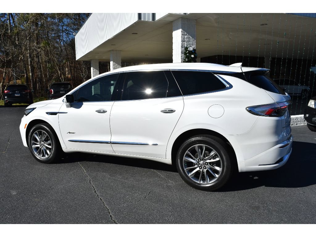 Used 2023 Buick Enclave Avenir w/ Avenir Technology Package image 2