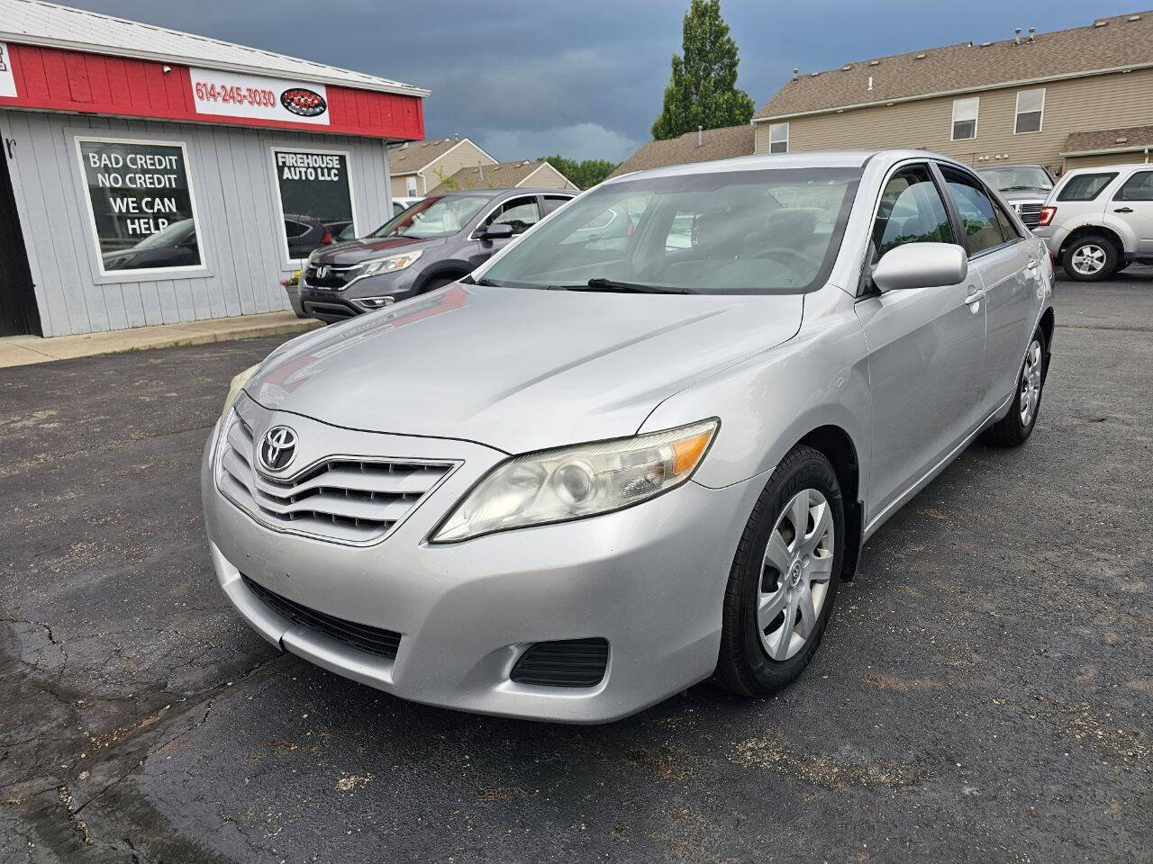 Used 2010 Toyota Camry LE FWD image 2