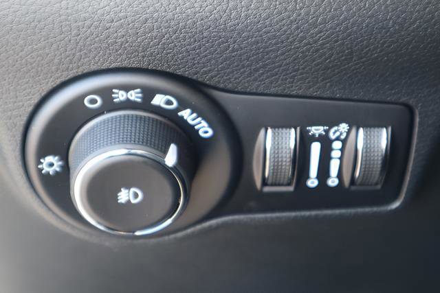 New 2026 Jeep Compass Latitude image 7