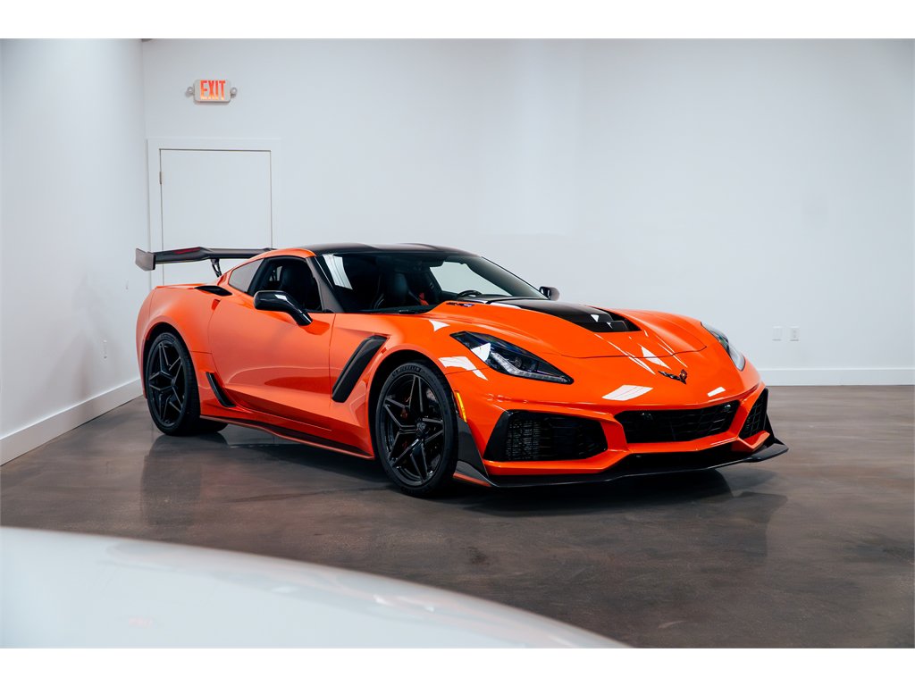 Used 2019 Chevrolet Corvette ZR1 RWD image 3