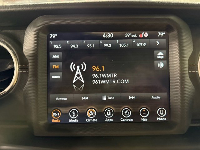 Used 2018 Jeep Wrangler Unlimited Sahara w/ Uconnect 4C Nav & Sound Group image 18