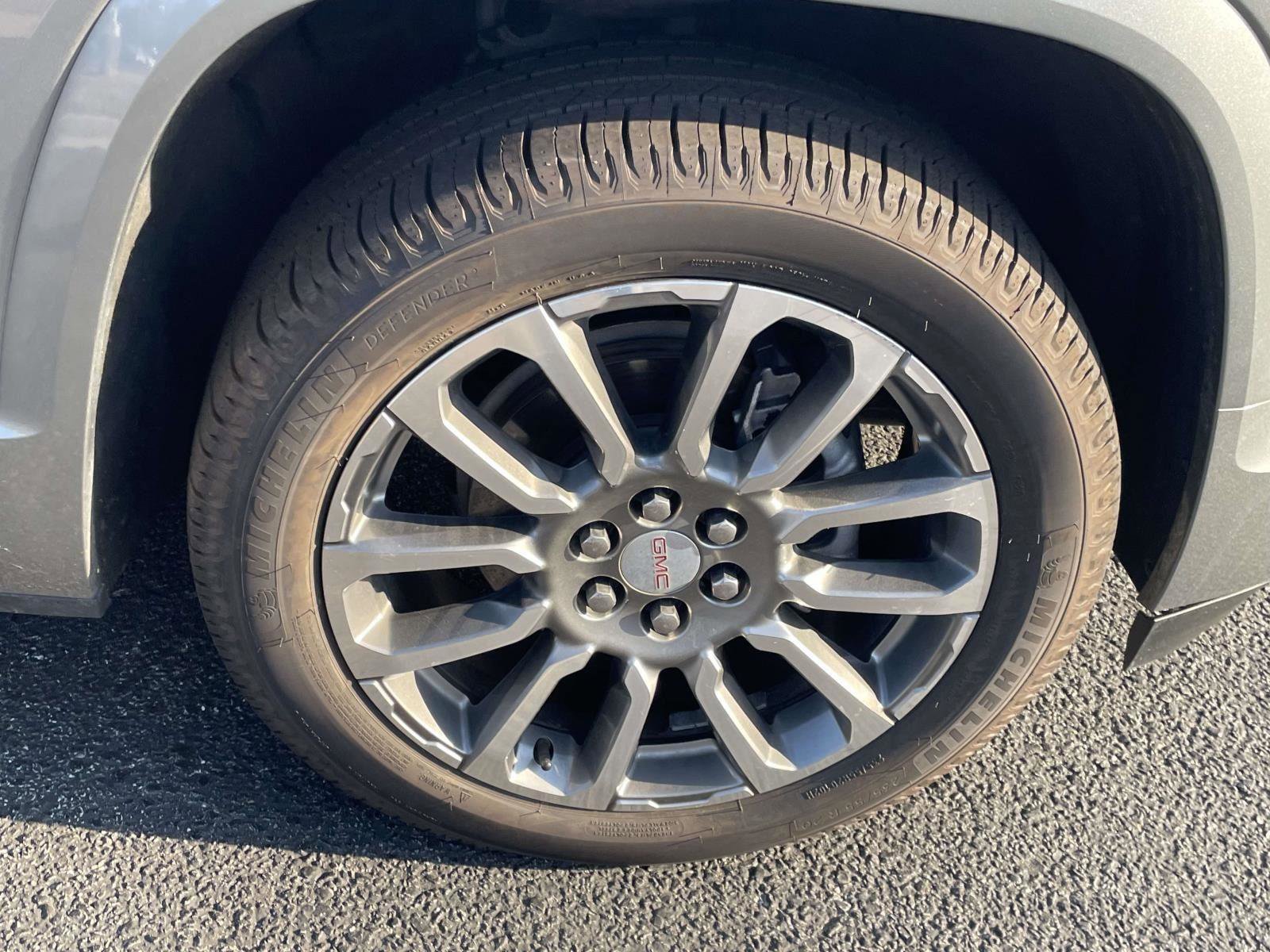 Used 2023 GMC Acadia Denali w/ Denali Technology Package image 3