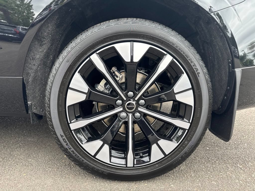 New 2026 Volvo XC60 B5 Plus w/ Protection Package Premier AWD/4WD image 28