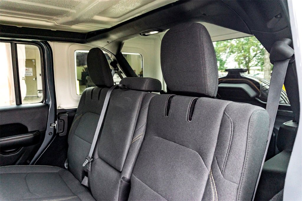 Used 2024 Jeep Wrangler Unlimited Sahara image 26