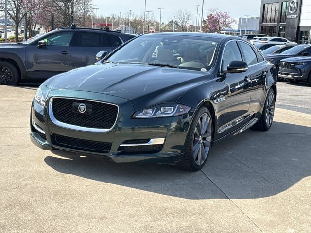 Used 2018 Jaguar XJ R-Sport RWD image 8