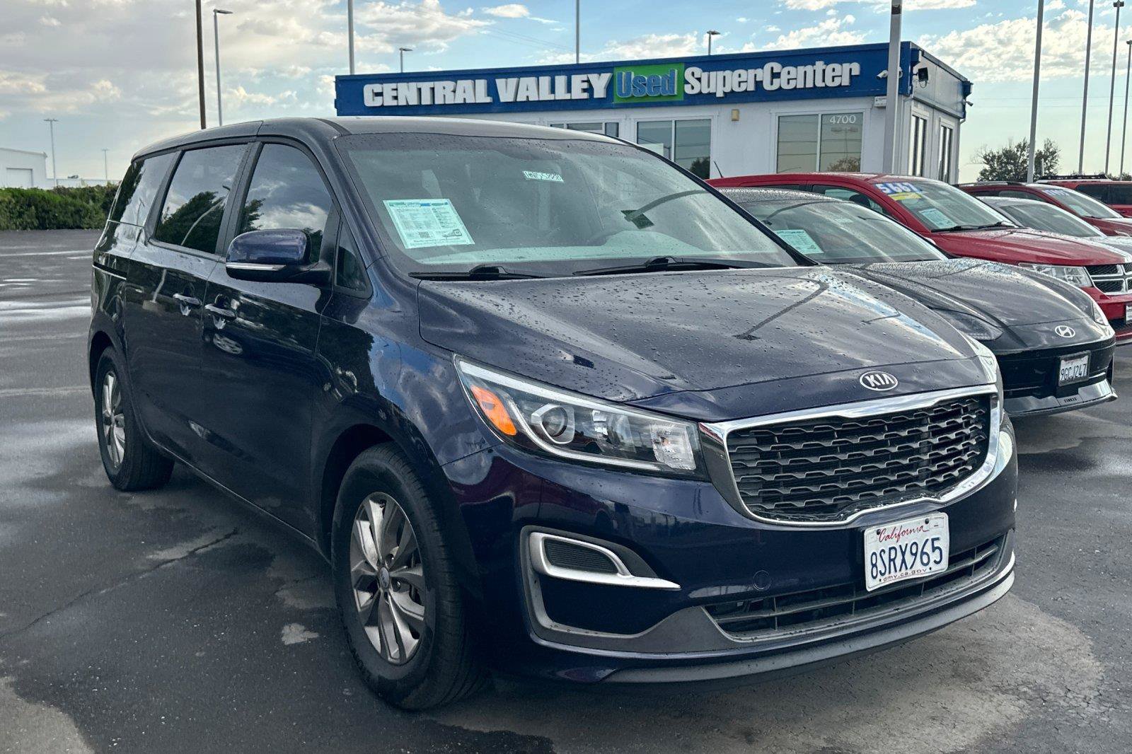 Used 2021 Kia Sedona LX FWD image 2