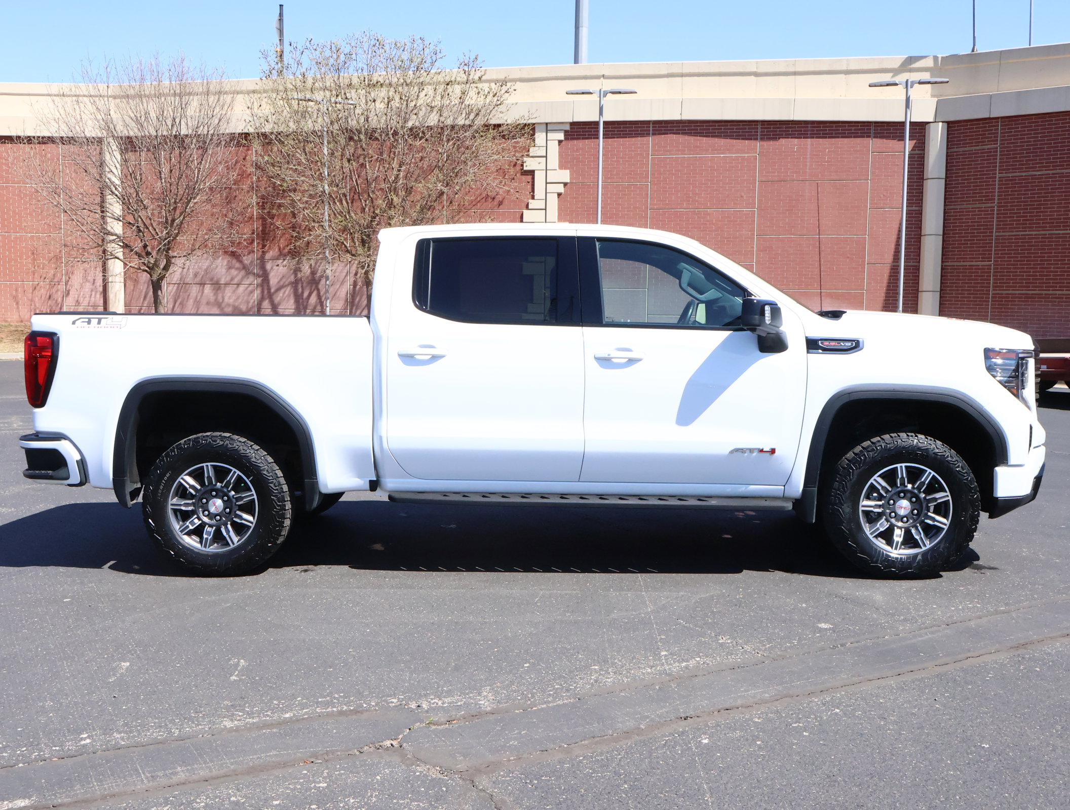 Used 2024 GMC Sierra 1500 AT4 w/ Technology Package image 40