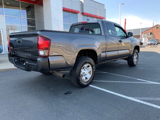 Used 2018 Toyota Tacoma SR video 3