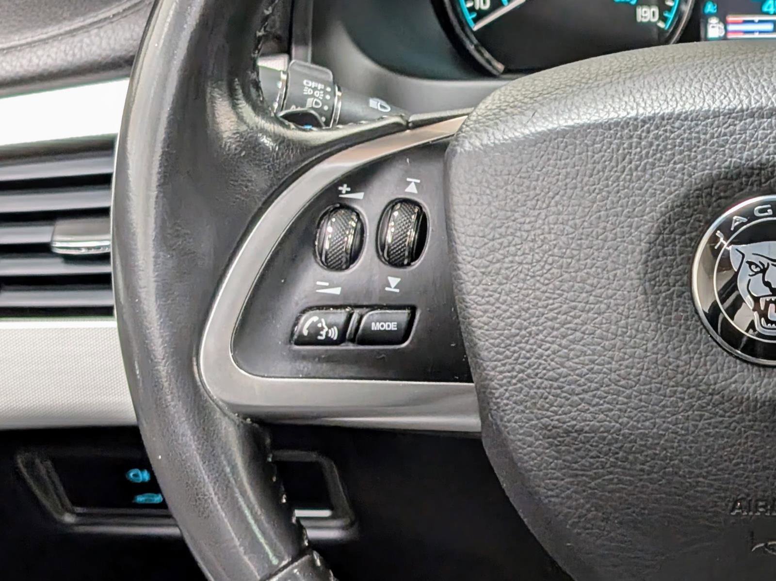 Used 2014 Jaguar XF 3.0 image 31