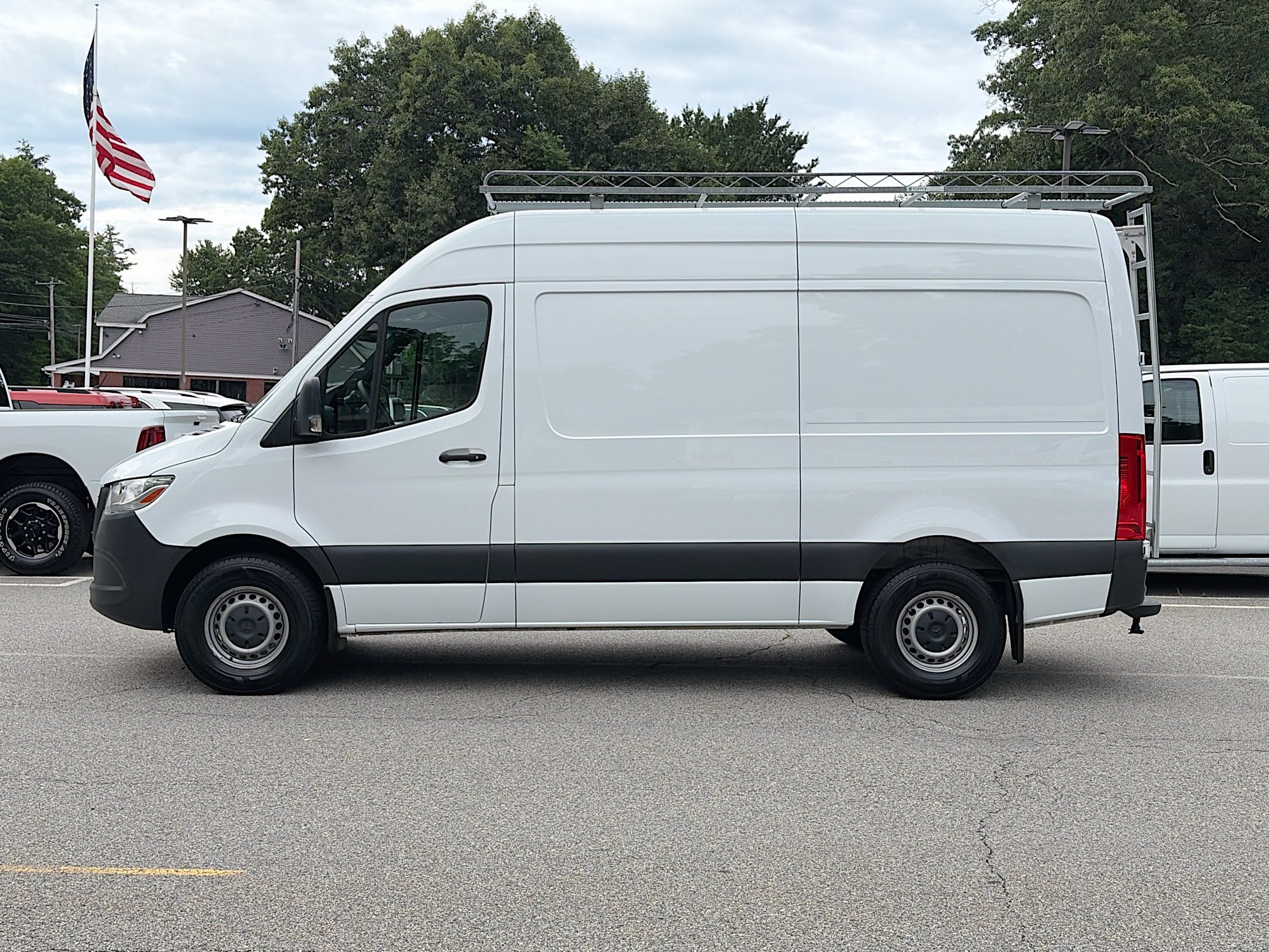 Used 2022 Mercedes-Benz Sprinter 1500 image 7