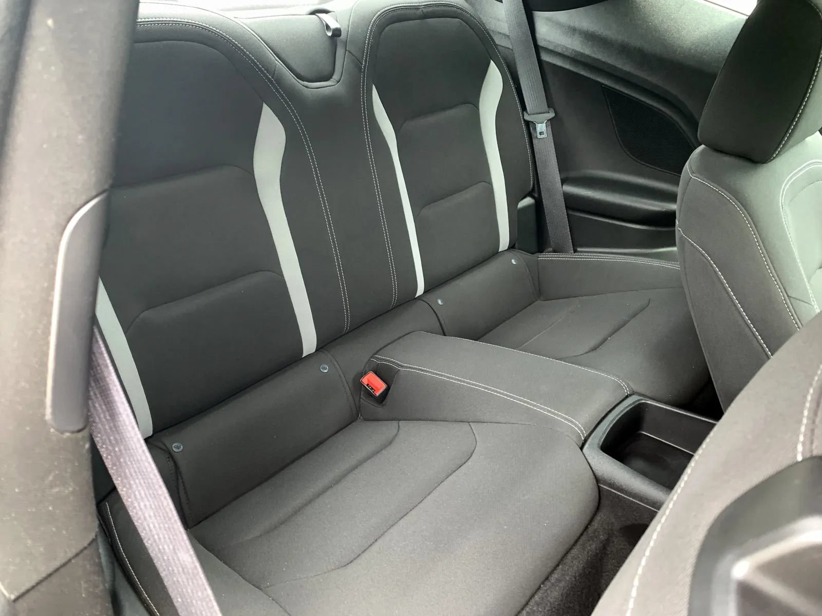 Used 2020 Chevrolet Camaro LT RWD image 28