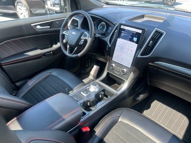 Used 2024 Ford Edge ST-Line image 9
