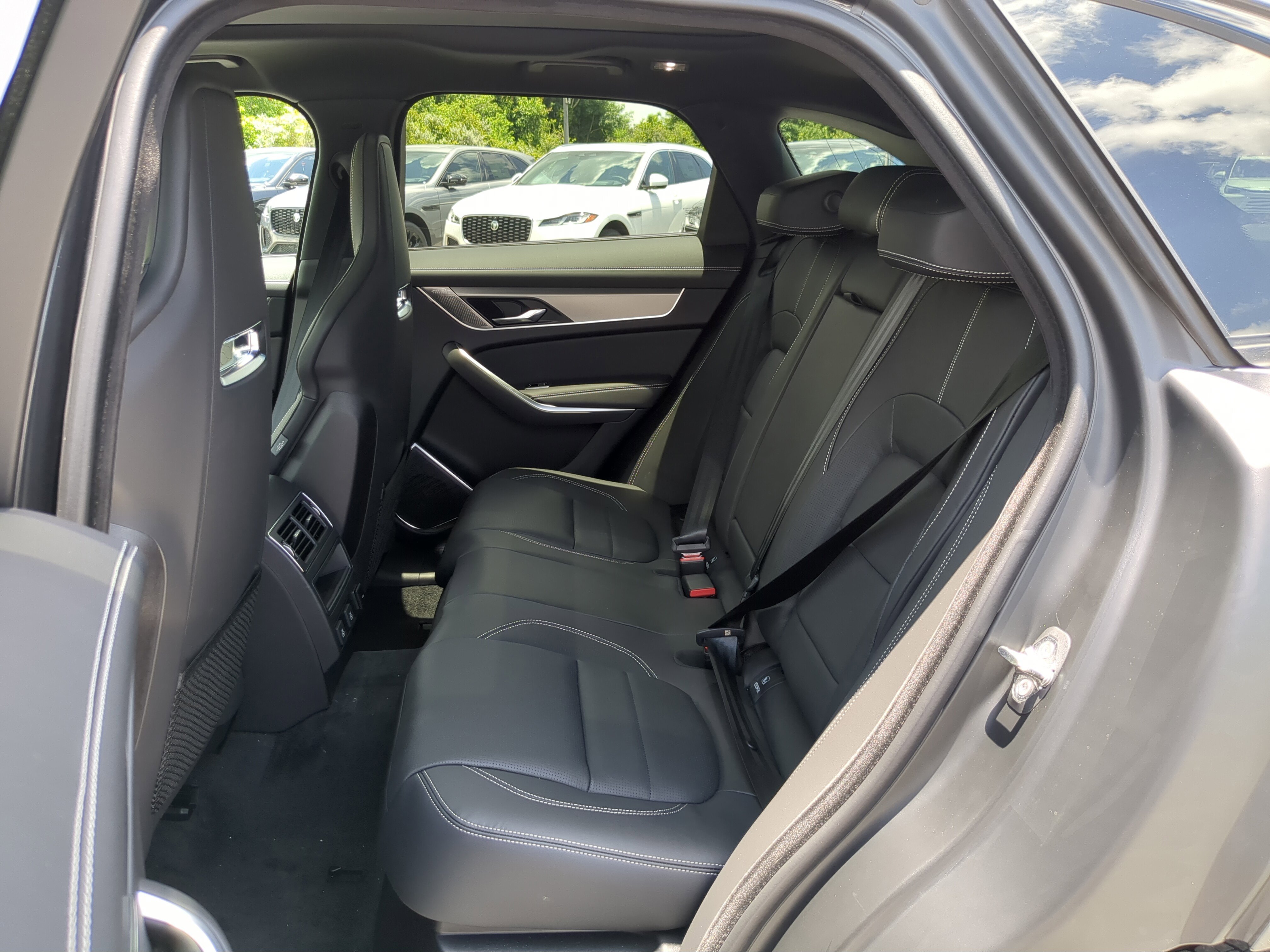 New 2026 Jaguar F-PACE R-Dynamic S image 16