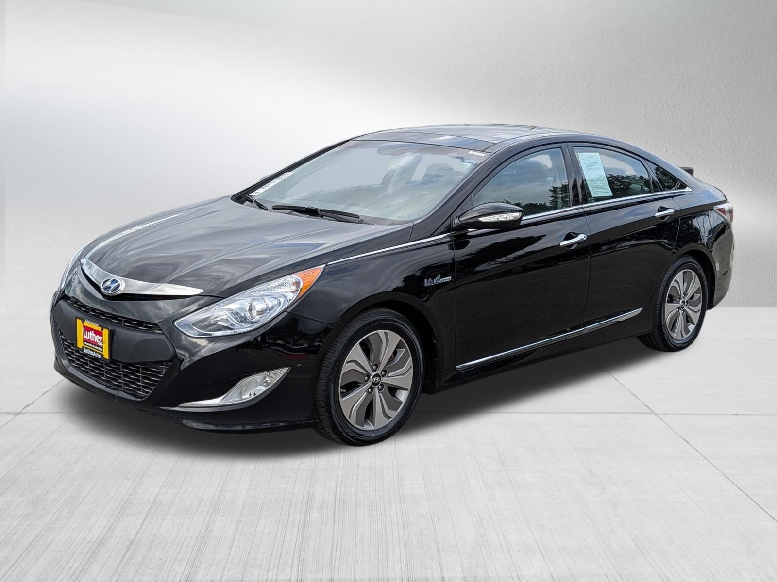 Used 2015 Hyundai Sonata Limited w/ Option Group 02 FWD image 3