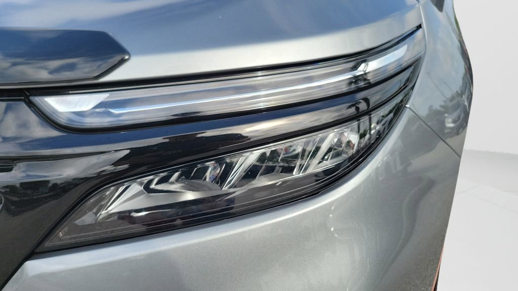 Used 2024 Chevrolet Equinox RS w/ RS Leather Package image 9