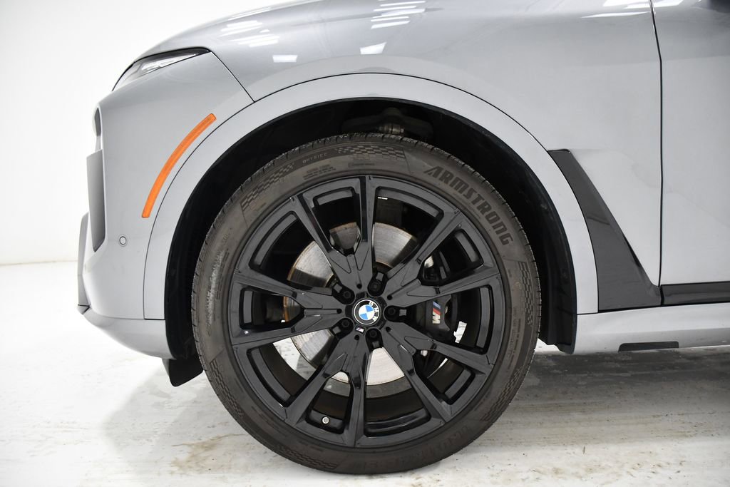 Used 2024 BMW X7 xDrive40i w/ M Sport Package image 7