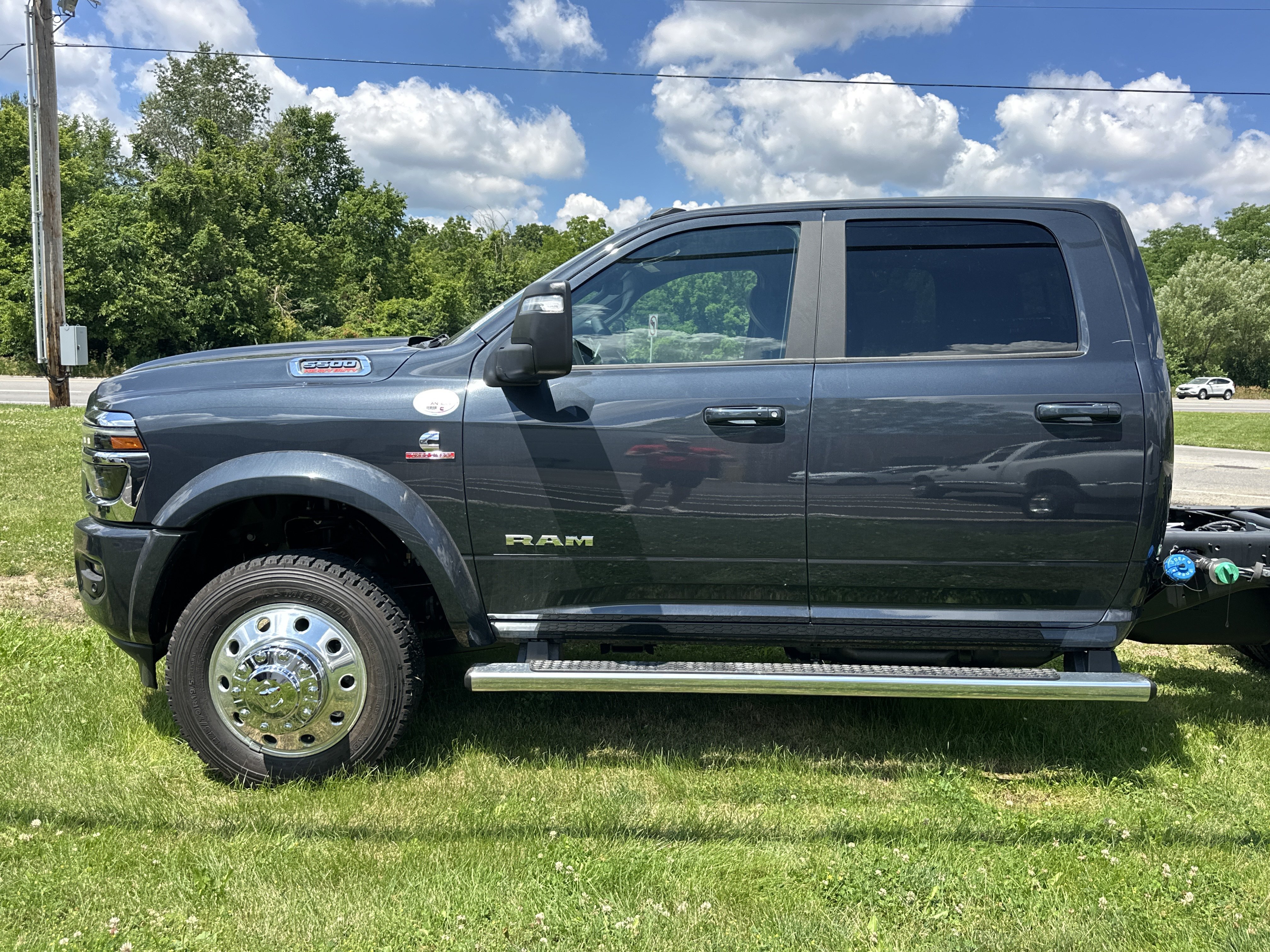 New 2026 RAM 5500 4x4 Crew Cab w/ Laramie Trim Package image 26
