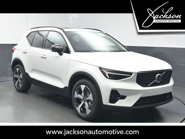 New 2026 Volvo XC40 B5 Plus w/ Protection Package Premier image 1