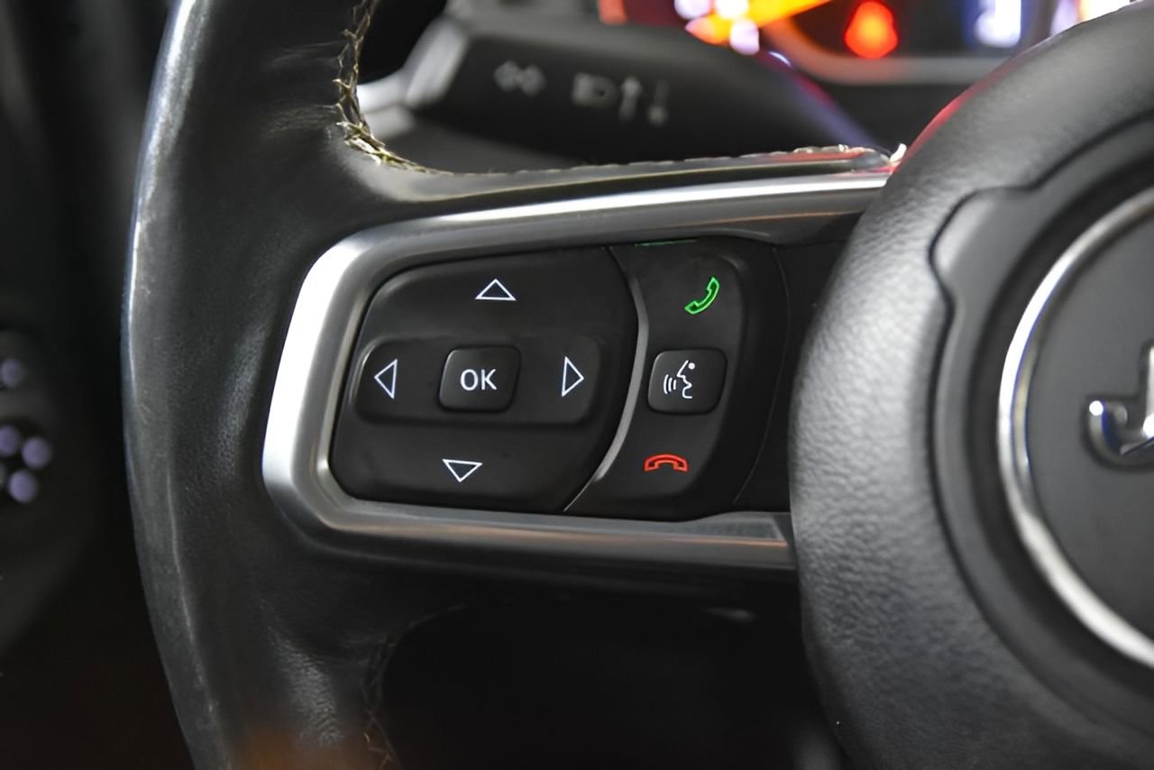 Used 2019 Jeep Wrangler Unlimited Sahara image 20